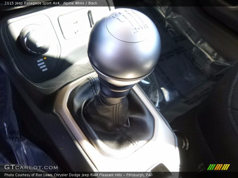 Alpine White / Black 2015 Jeep Renegade Sport 4x4