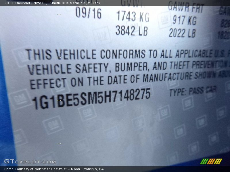 Kinetic Blue Metallic / Jet Black 2017 Chevrolet Cruze LT