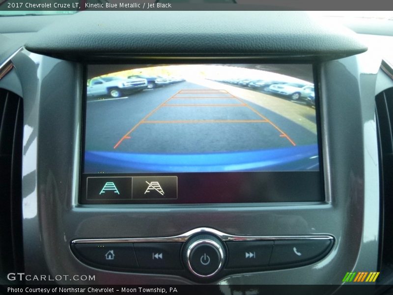 Kinetic Blue Metallic / Jet Black 2017 Chevrolet Cruze LT