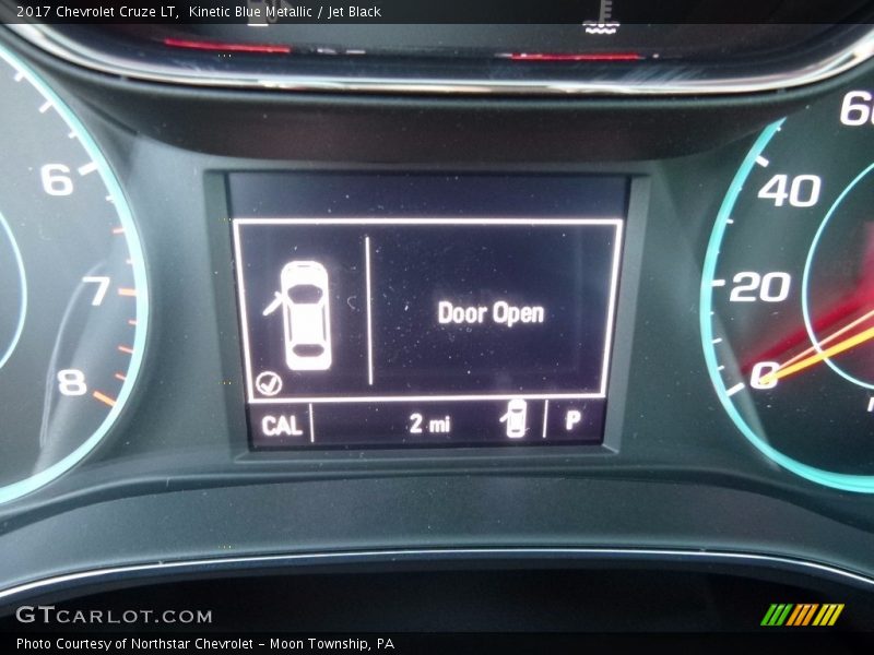 Kinetic Blue Metallic / Jet Black 2017 Chevrolet Cruze LT