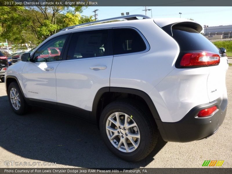 Bright White / Black 2017 Jeep Cherokee Latitude 4x4