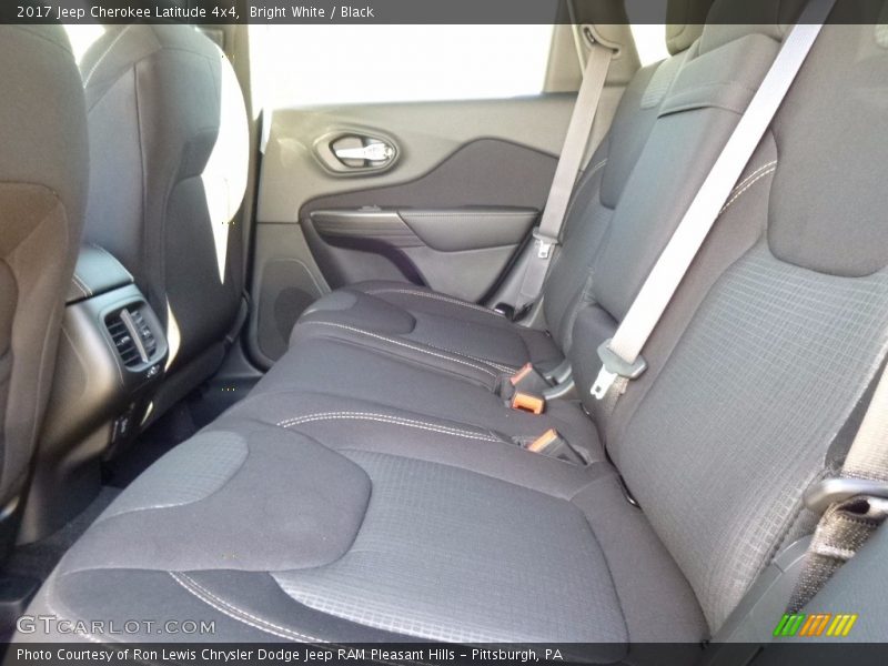 Bright White / Black 2017 Jeep Cherokee Latitude 4x4