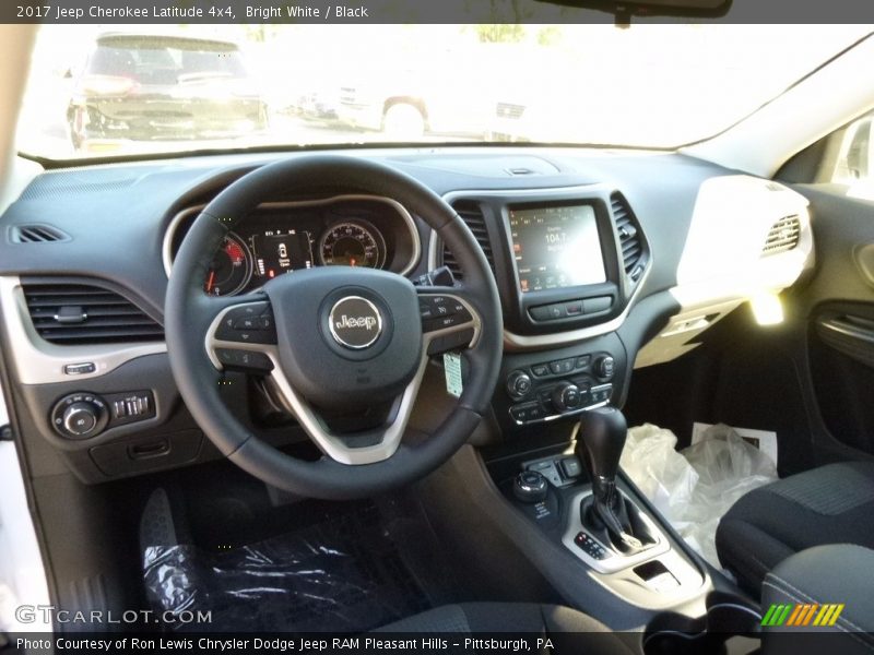 Bright White / Black 2017 Jeep Cherokee Latitude 4x4