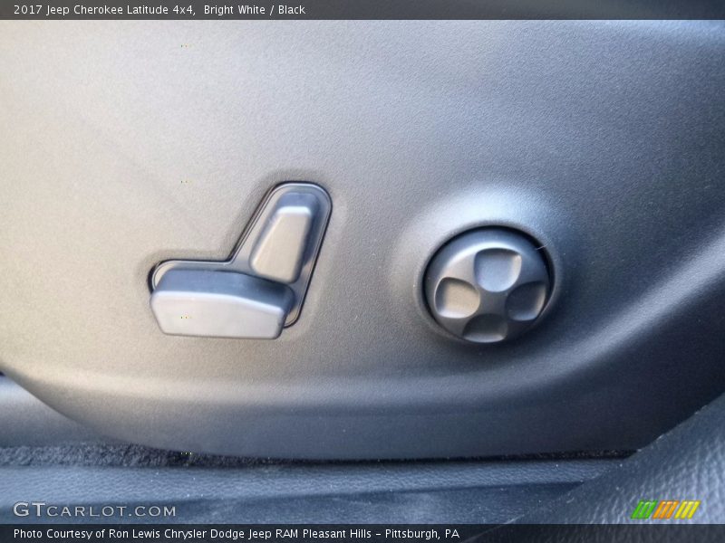 Bright White / Black 2017 Jeep Cherokee Latitude 4x4