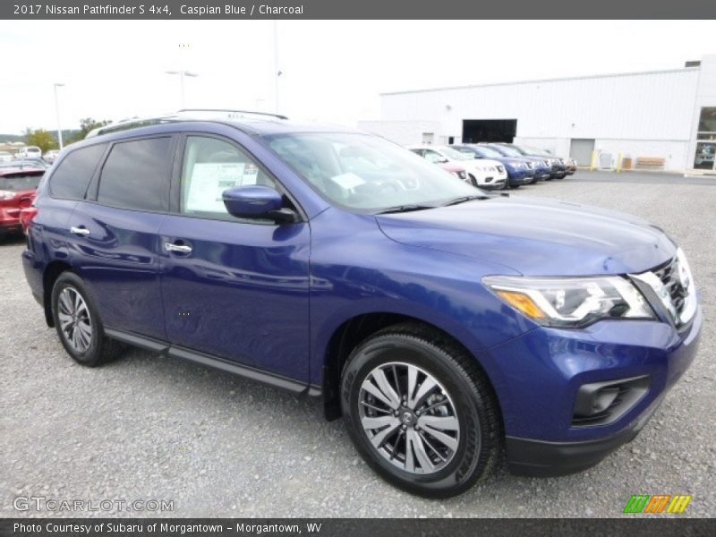 Front 3/4 View of 2017 Pathfinder S 4x4