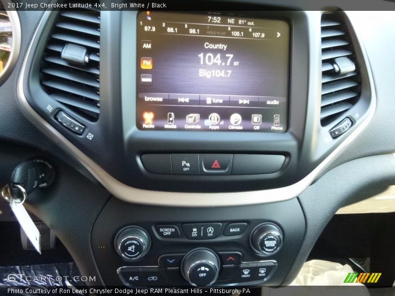 Bright White / Black 2017 Jeep Cherokee Latitude 4x4