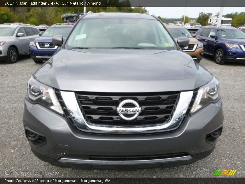 Gun Metallic / Almond 2017 Nissan Pathfinder S 4x4