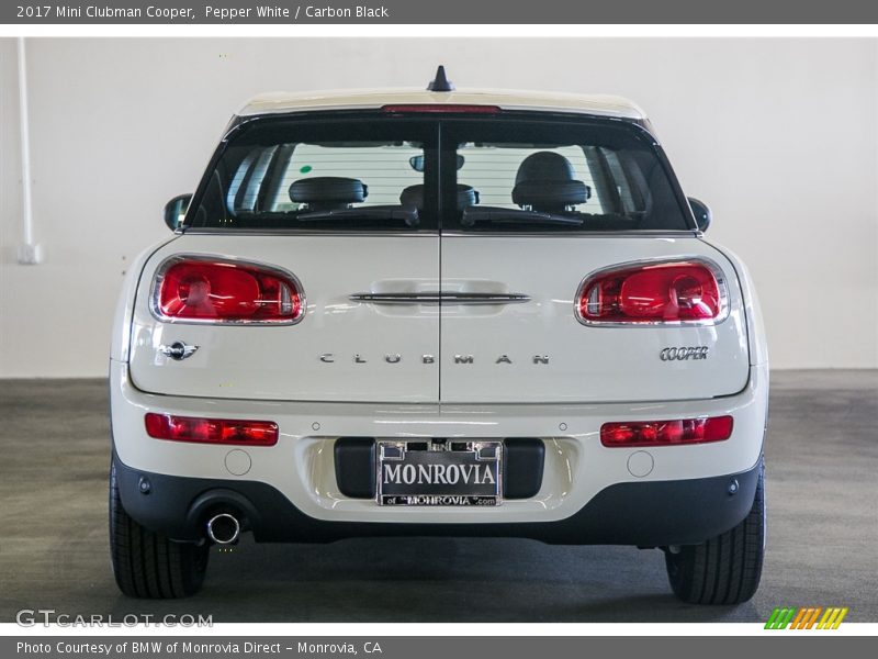 Pepper White / Carbon Black 2017 Mini Clubman Cooper