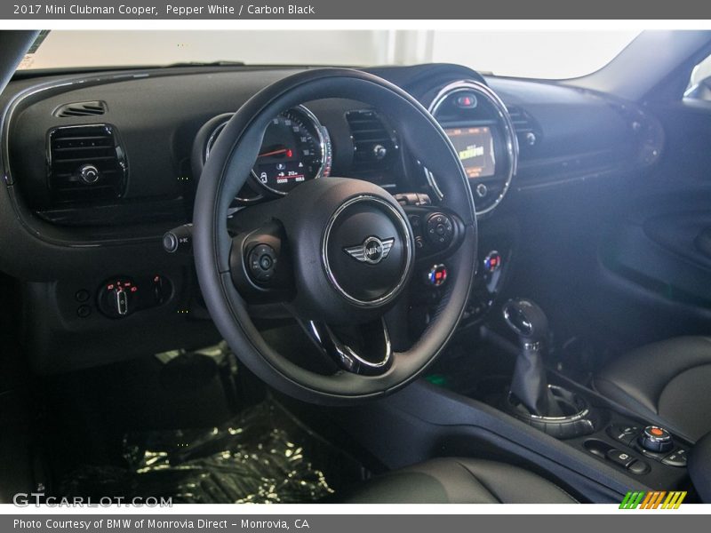 Pepper White / Carbon Black 2017 Mini Clubman Cooper