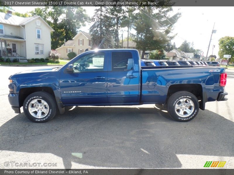 Deep Ocean Blue Metallic / Jet Black 2017 Chevrolet Silverado 1500 LT Double Cab 4x4