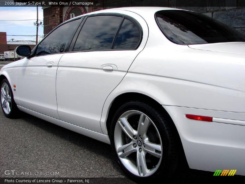 White Onyx / Champagne 2006 Jaguar S-Type R