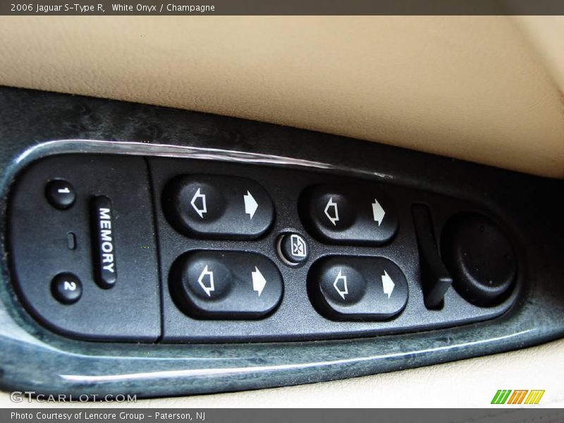 Controls of 2006 S-Type R