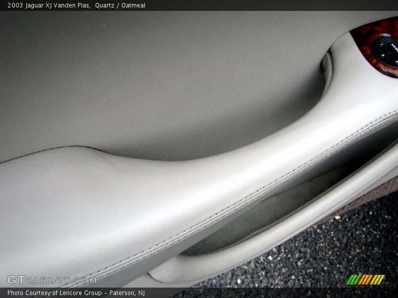 Quartz / Oatmeal 2003 Jaguar XJ Vanden Plas