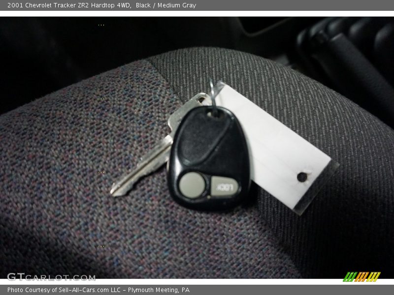 Black / Medium Gray 2001 Chevrolet Tracker ZR2 Hardtop 4WD