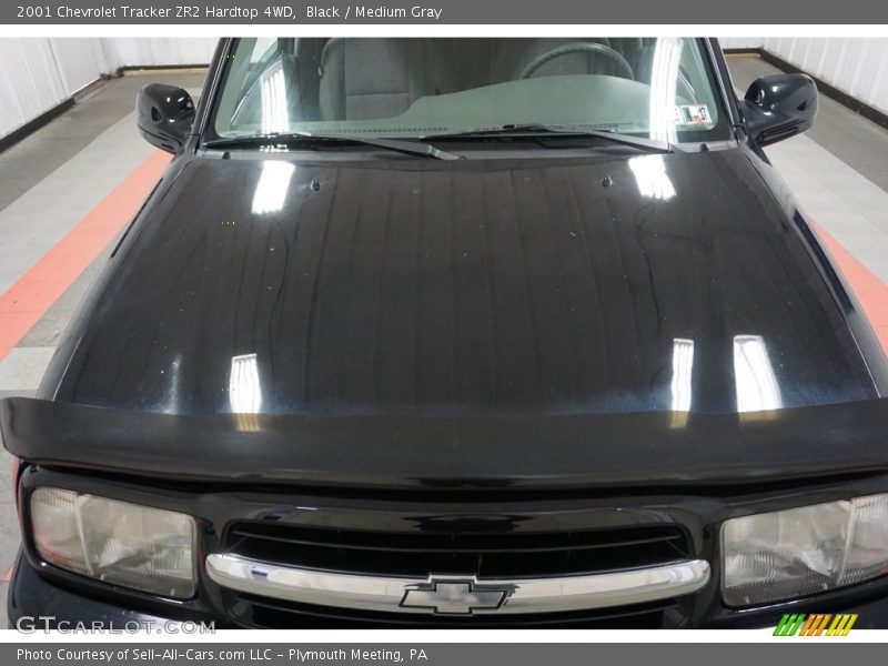 Black / Medium Gray 2001 Chevrolet Tracker ZR2 Hardtop 4WD