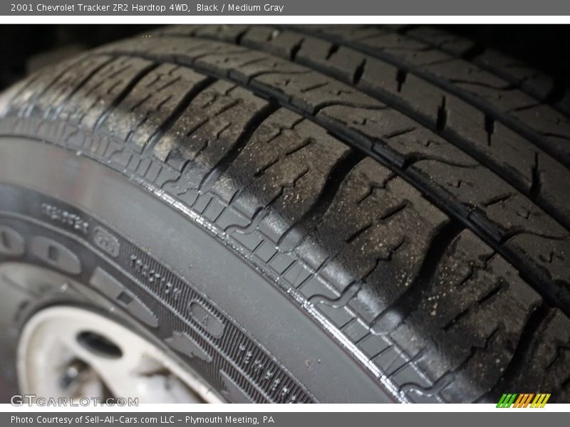 Black / Medium Gray 2001 Chevrolet Tracker ZR2 Hardtop 4WD