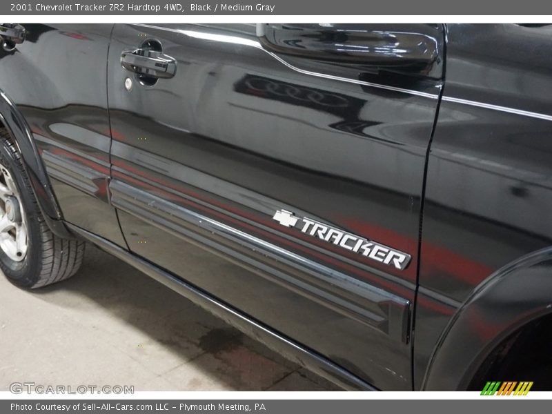 Black / Medium Gray 2001 Chevrolet Tracker ZR2 Hardtop 4WD