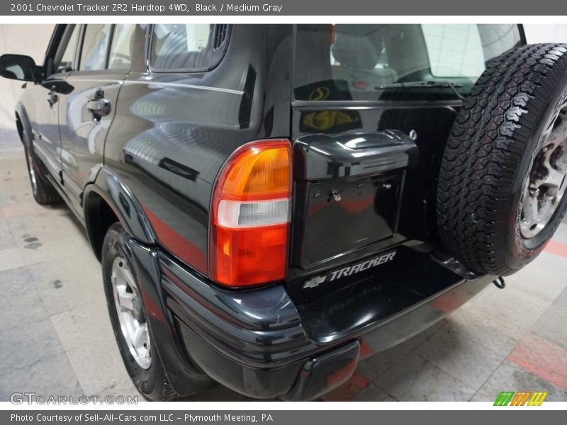 Black / Medium Gray 2001 Chevrolet Tracker ZR2 Hardtop 4WD