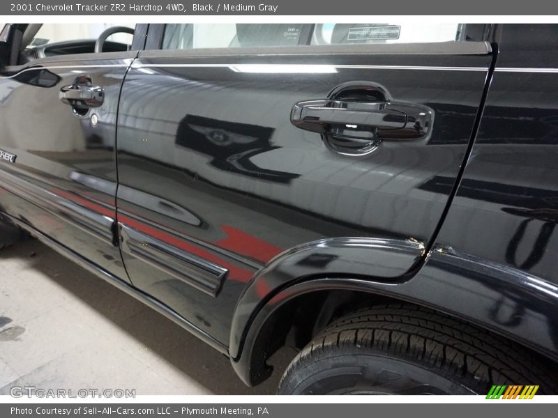 Black / Medium Gray 2001 Chevrolet Tracker ZR2 Hardtop 4WD
