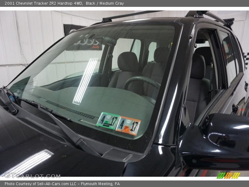 Black / Medium Gray 2001 Chevrolet Tracker ZR2 Hardtop 4WD