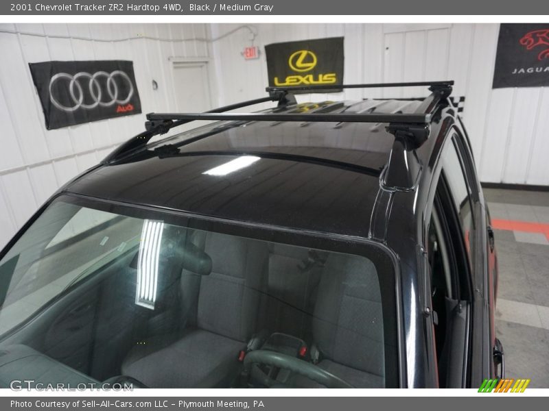 Black / Medium Gray 2001 Chevrolet Tracker ZR2 Hardtop 4WD
