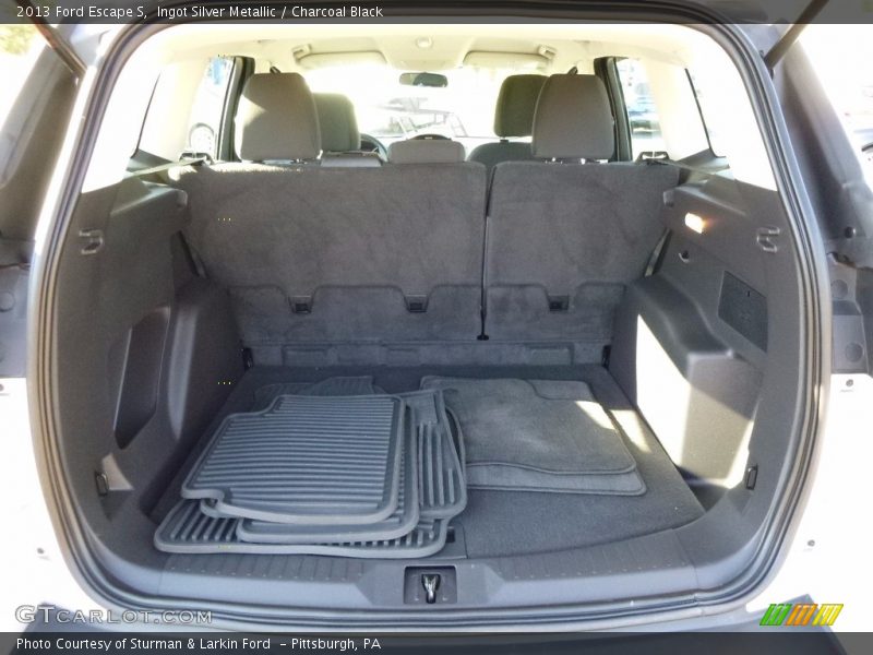 Ingot Silver Metallic / Charcoal Black 2013 Ford Escape S