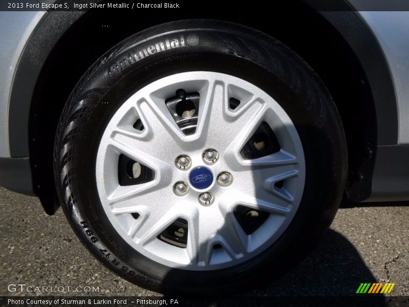 Ingot Silver Metallic / Charcoal Black 2013 Ford Escape S