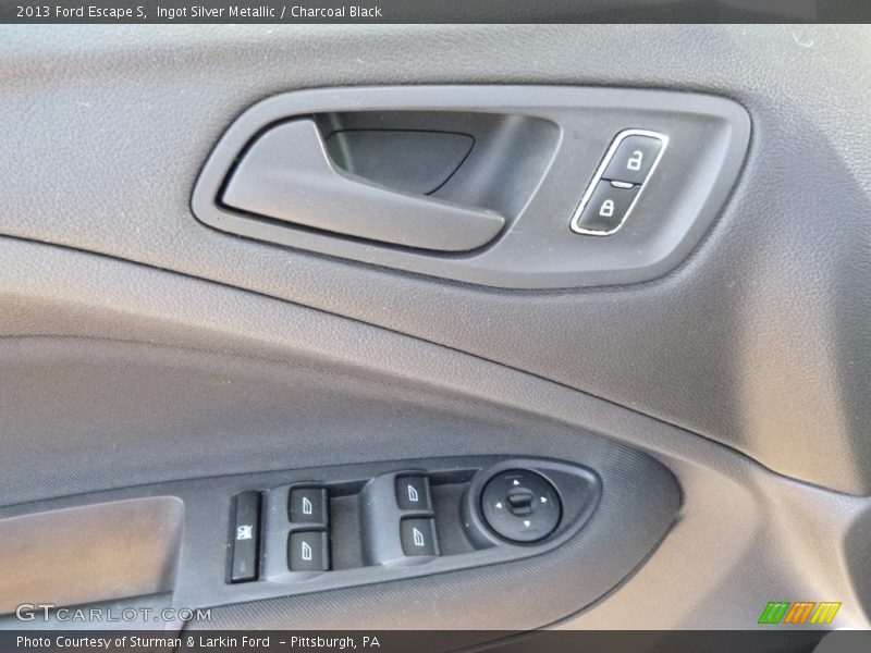 Ingot Silver Metallic / Charcoal Black 2013 Ford Escape S
