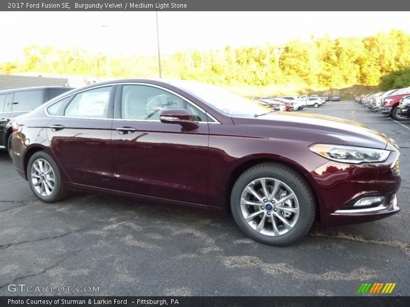 Burgundy Velvet / Medium Light Stone 2017 Ford Fusion SE