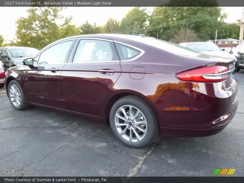 Burgundy Velvet / Medium Light Stone 2017 Ford Fusion SE