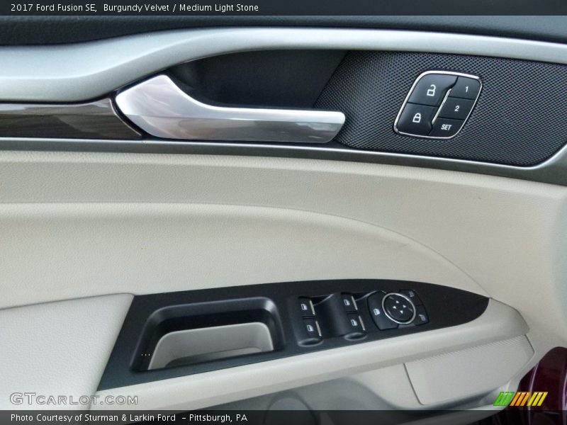 Burgundy Velvet / Medium Light Stone 2017 Ford Fusion SE