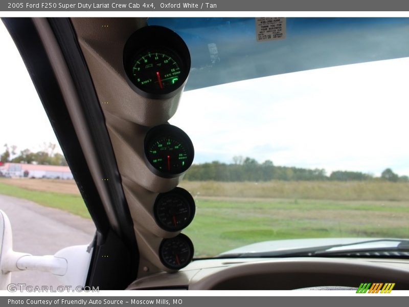 Oxford White / Tan 2005 Ford F250 Super Duty Lariat Crew Cab 4x4