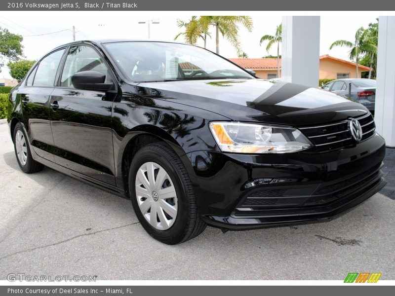 Front 3/4 View of 2016 Jetta S