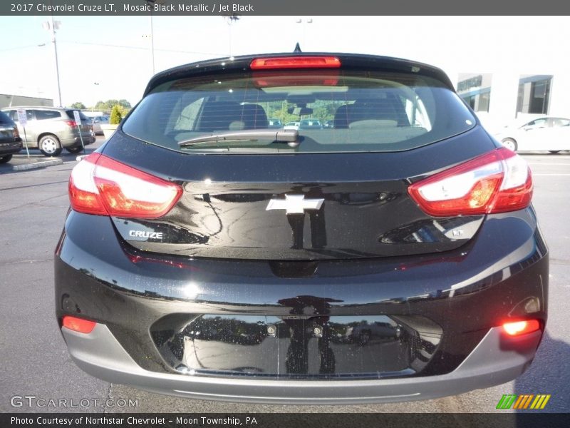 Mosaic Black Metallic / Jet Black 2017 Chevrolet Cruze LT