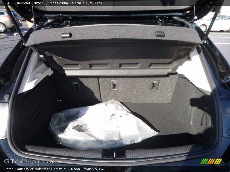 Mosaic Black Metallic / Jet Black 2017 Chevrolet Cruze LT