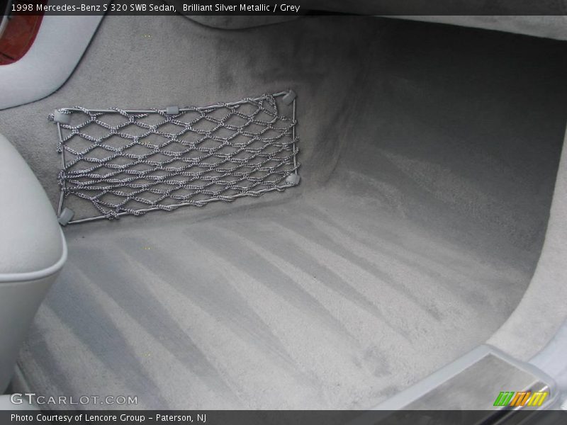 Brilliant Silver Metallic / Grey 1998 Mercedes-Benz S 320 SWB Sedan