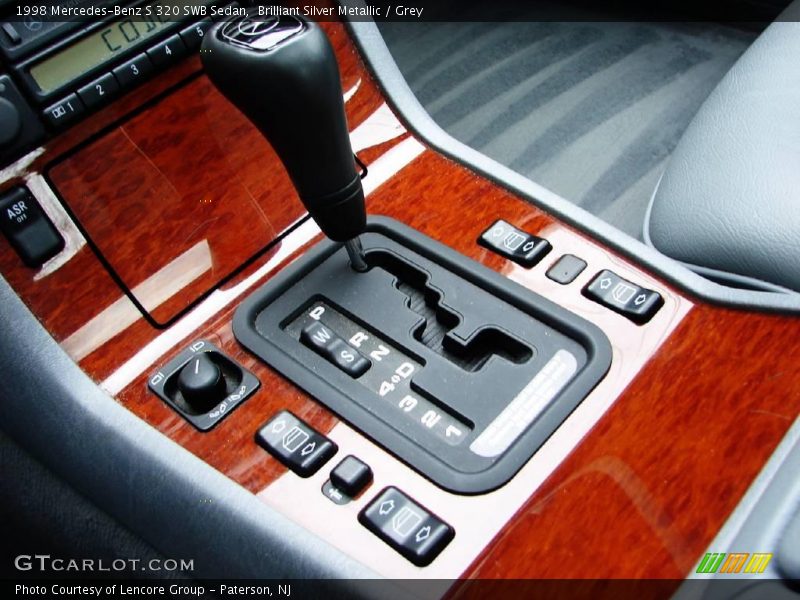 Brilliant Silver Metallic / Grey 1998 Mercedes-Benz S 320 SWB Sedan