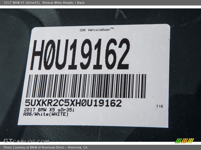 Mineral White Metallic / Black 2017 BMW X5 sDrive35i
