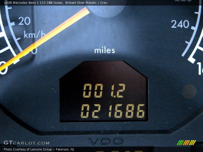 Brilliant Silver Metallic / Grey 1998 Mercedes-Benz S 320 SWB Sedan