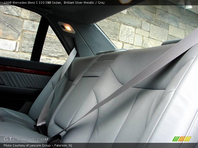 Brilliant Silver Metallic / Grey 1998 Mercedes-Benz S 320 SWB Sedan