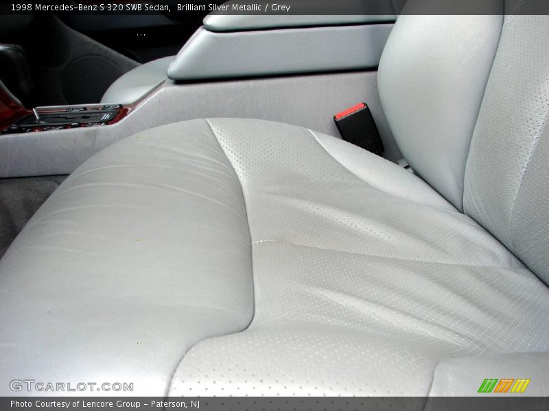 Brilliant Silver Metallic / Grey 1998 Mercedes-Benz S 320 SWB Sedan
