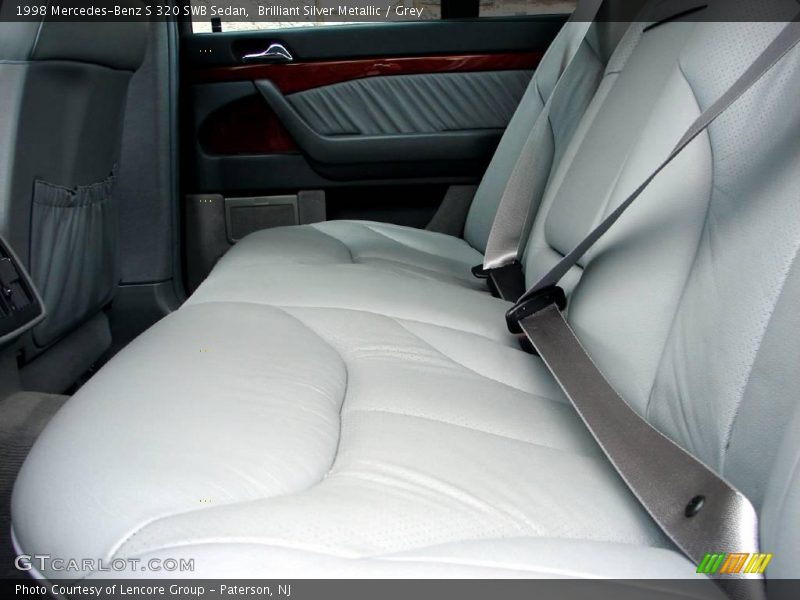 Brilliant Silver Metallic / Grey 1998 Mercedes-Benz S 320 SWB Sedan