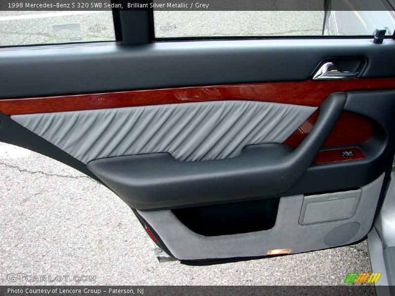 Brilliant Silver Metallic / Grey 1998 Mercedes-Benz S 320 SWB Sedan