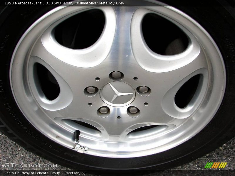 Brilliant Silver Metallic / Grey 1998 Mercedes-Benz S 320 SWB Sedan