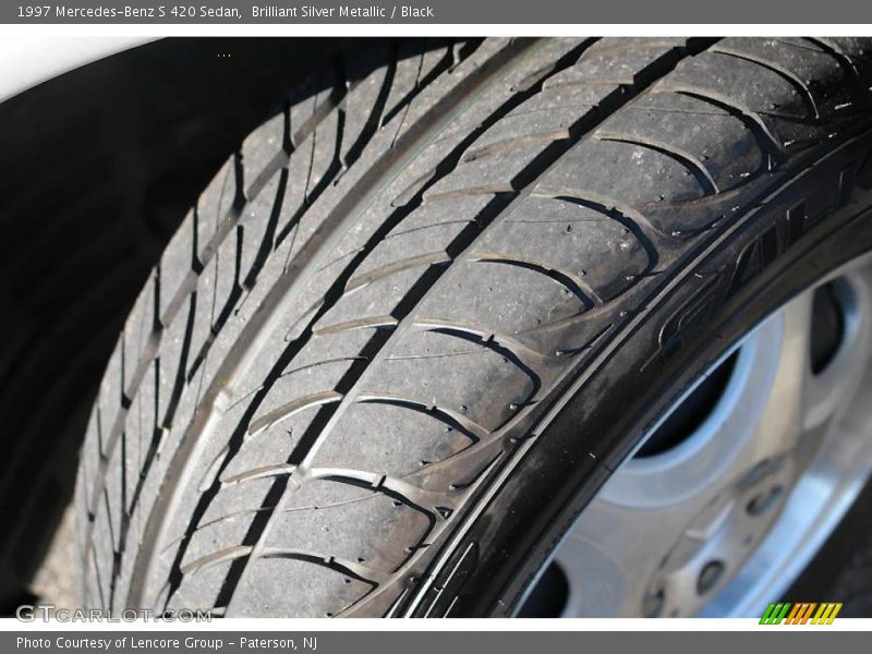Brilliant Silver Metallic / Black 1997 Mercedes-Benz S 420 Sedan