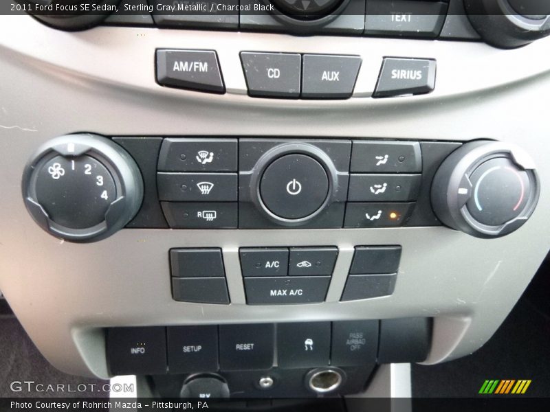 Sterling Gray Metallic / Charcoal Black 2011 Ford Focus SE Sedan