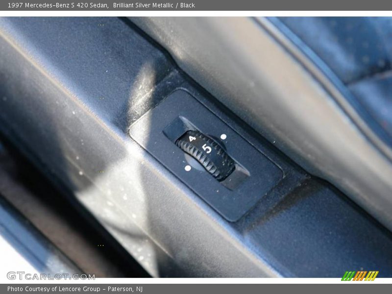 Brilliant Silver Metallic / Black 1997 Mercedes-Benz S 420 Sedan