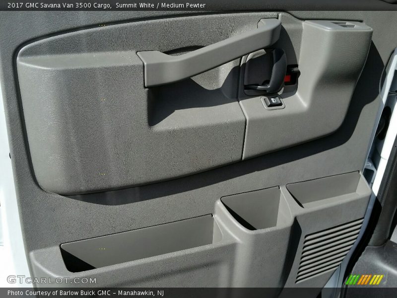 Summit White / Medium Pewter 2017 GMC Savana Van 3500 Cargo