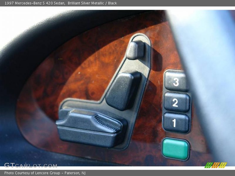 Brilliant Silver Metallic / Black 1997 Mercedes-Benz S 420 Sedan