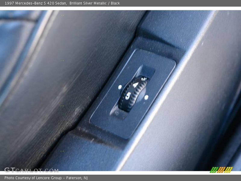 Brilliant Silver Metallic / Black 1997 Mercedes-Benz S 420 Sedan